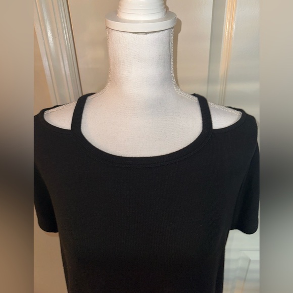 Athleta Ease Cut Out Black Loose Fit Top T Shirt Tee Athletic Activewear Small - Picture 2 of 11